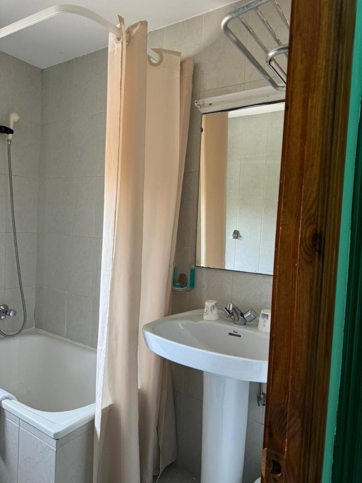 El Castanu De Cue Hotel Ngoại thất bức ảnh